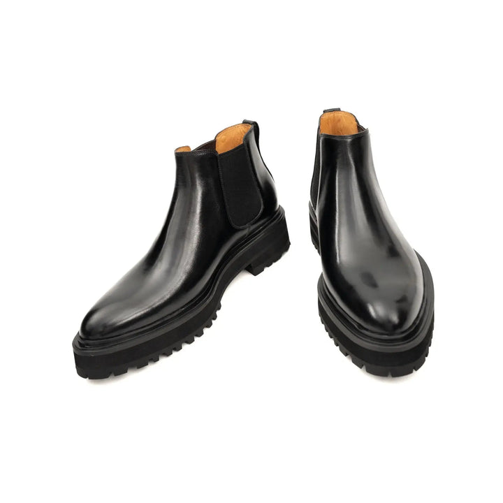 DV DIVINCH men’s shoes, handcrafted leather shoes, calfskin footwear, men’s designer shoes, leather dress shoes, brogue shoes, Derby shoes, Oxford shoes, monk strap shoes, Chelsea boots, lug sole footwear