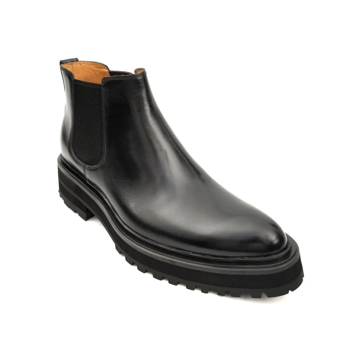 DV DIVINCH men’s shoes, handcrafted leather shoes, calfskin footwear, men’s designer shoes, leather dress shoes, brogue shoes, Derby shoes, Oxford shoes, monk strap shoes, Chelsea boots, lug sole footwear