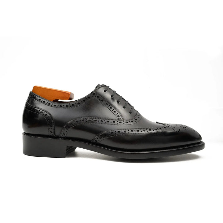 DV DIVINCH men’s shoes, handcrafted leather shoes, calfskin footwear, men’s designer shoes, leather dress shoes, brogue shoes, Derby shoes, Oxford shoes, monk strap shoes, Chelsea boots, lug sole footwear