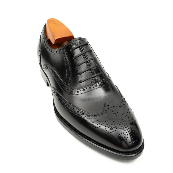 DV DIVINCH men’s shoes, handcrafted leather shoes, calfskin footwear, men’s designer shoes, leather dress shoes, brogue shoes, Derby shoes, Oxford shoes, monk strap shoes, Chelsea boots, lug sole footwear