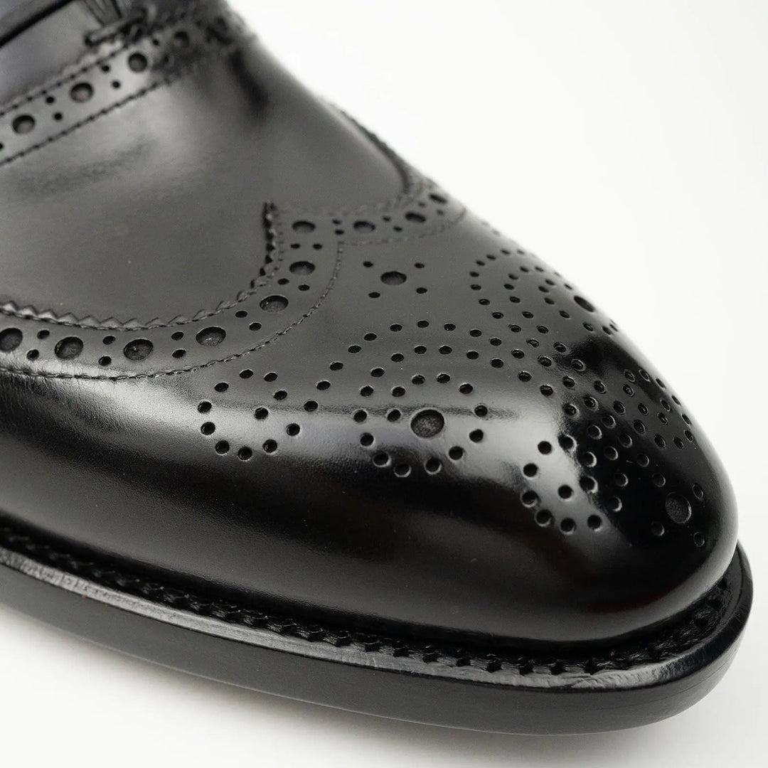 DV DIVINCH men’s shoes, handcrafted leather shoes, calfskin footwear, men’s designer shoes, leather dress shoes, brogue shoes, Derby shoes, Oxford shoes, monk strap shoes, Chelsea boots, lug sole footwear