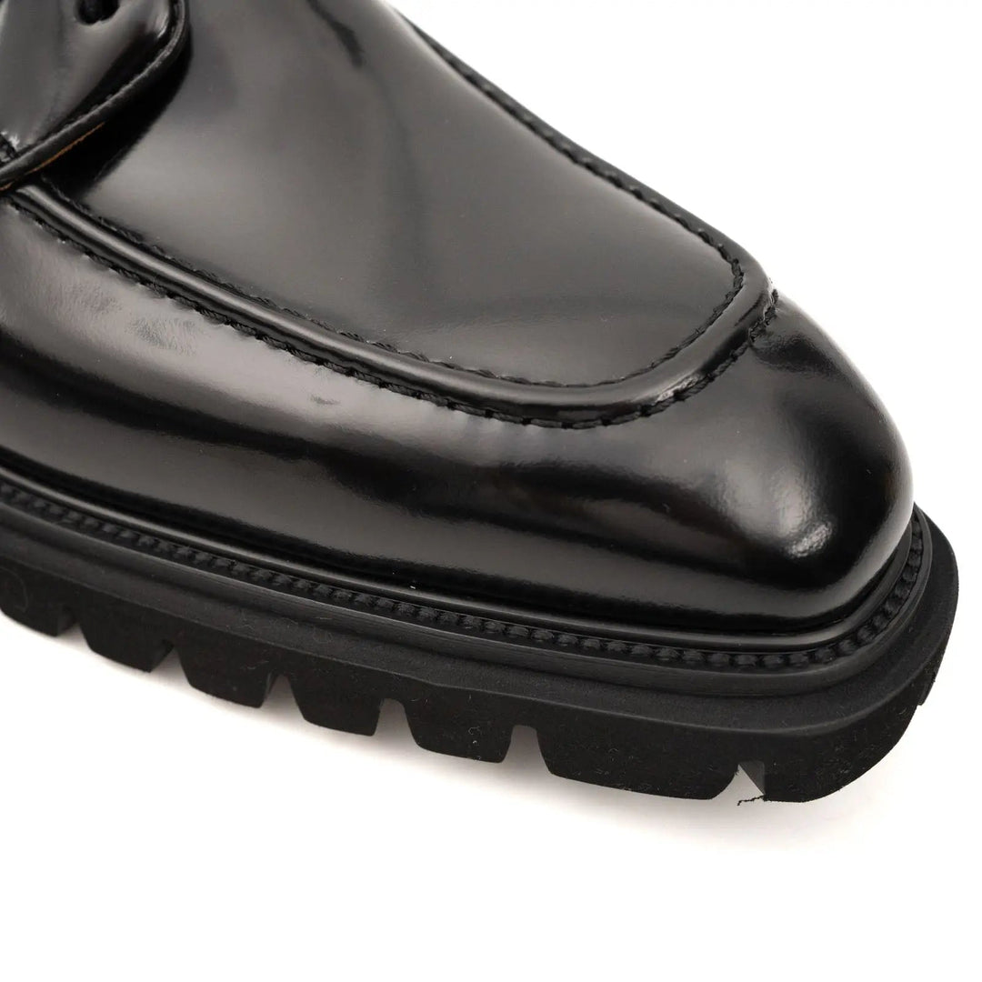 DV DIVINCH men’s shoes, handcrafted leather shoes, calfskin footwear, men’s designer shoes, leather dress shoes, brogue shoes, Derby shoes, Oxford shoes, monk strap shoes, Chelsea boots, lug sole footwear