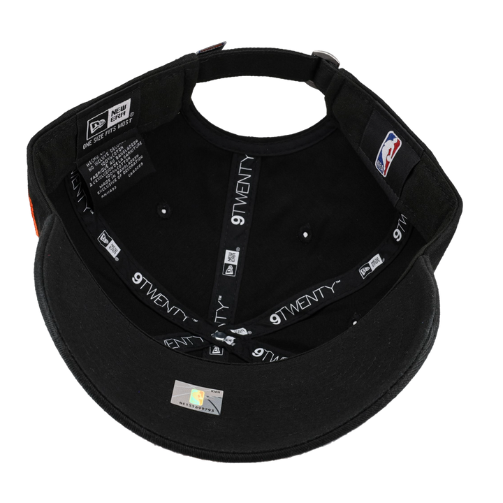 New York Knicks New Era 9Twenty Adjustable Hat (Black)
