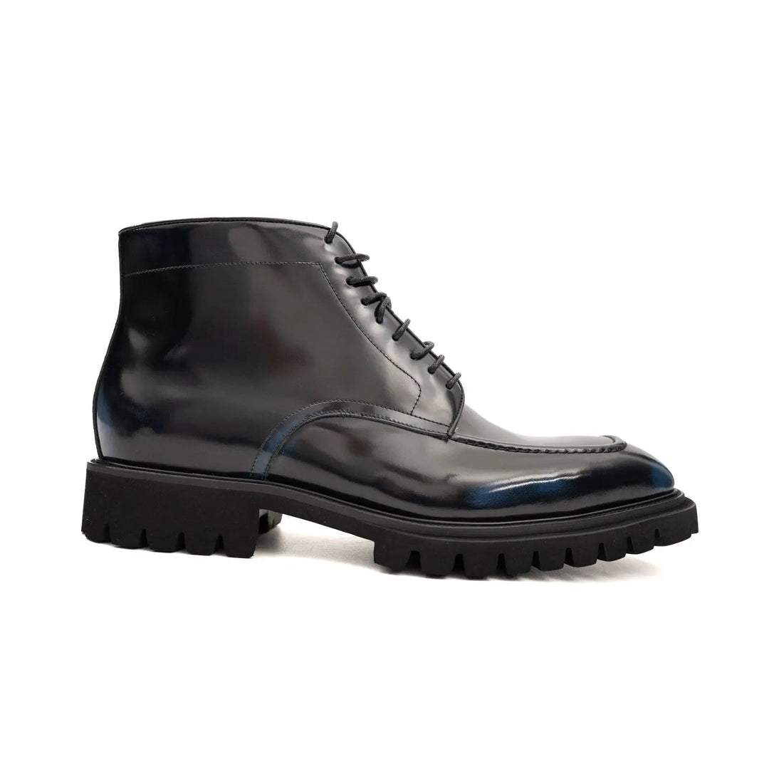 DV DIVINCH men’s shoes, handcrafted leather shoes, calfskin footwear, men’s designer shoes, leather dress shoes, brogue shoes, Derby shoes, Oxford shoes, monk strap shoes, Chelsea boots, lug sole footwear