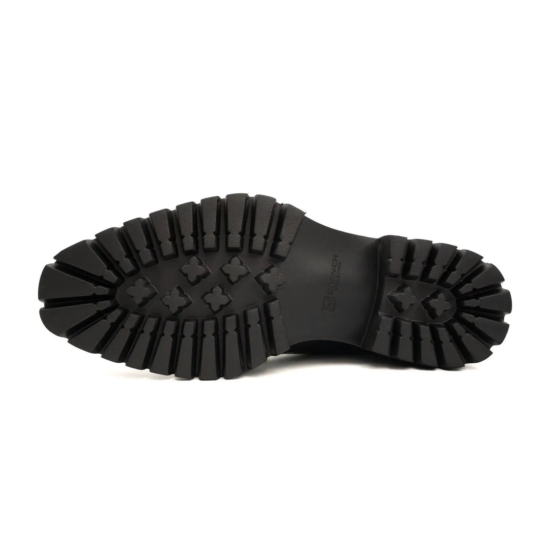 DV DIVINCH men’s shoes, handcrafted leather shoes, calfskin footwear, men’s designer shoes, leather dress shoes, brogue shoes, Derby shoes, Oxford shoes, monk strap shoes, Chelsea boots, lug sole footwear