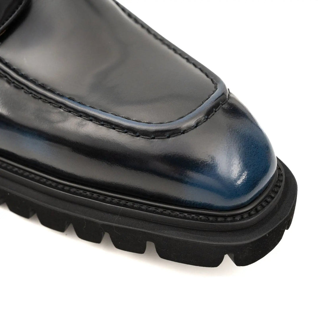 DV DIVINCH men’s shoes, handcrafted leather shoes, calfskin footwear, men’s designer shoes, leather dress shoes, brogue shoes, Derby shoes, Oxford shoes, monk strap shoes, Chelsea boots, lug sole footwear