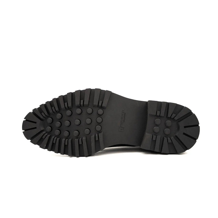 DV DIVINCH men’s shoes, handcrafted leather shoes, calfskin footwear, men’s designer shoes, leather dress shoes, brogue shoes, Derby shoes, Oxford shoes, monk strap shoes, Chelsea boots, lug sole footwear