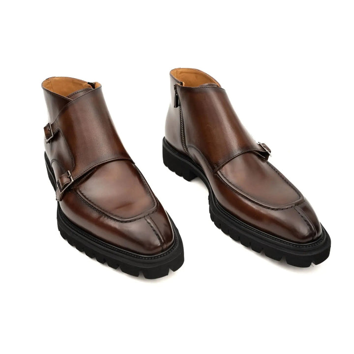 DV DIVINCH men’s shoes, handcrafted leather shoes, calfskin footwear, men’s designer shoes, leather dress shoes, brogue shoes, Derby shoes, Oxford shoes, monk strap shoes, Chelsea boots, lug sole footwear