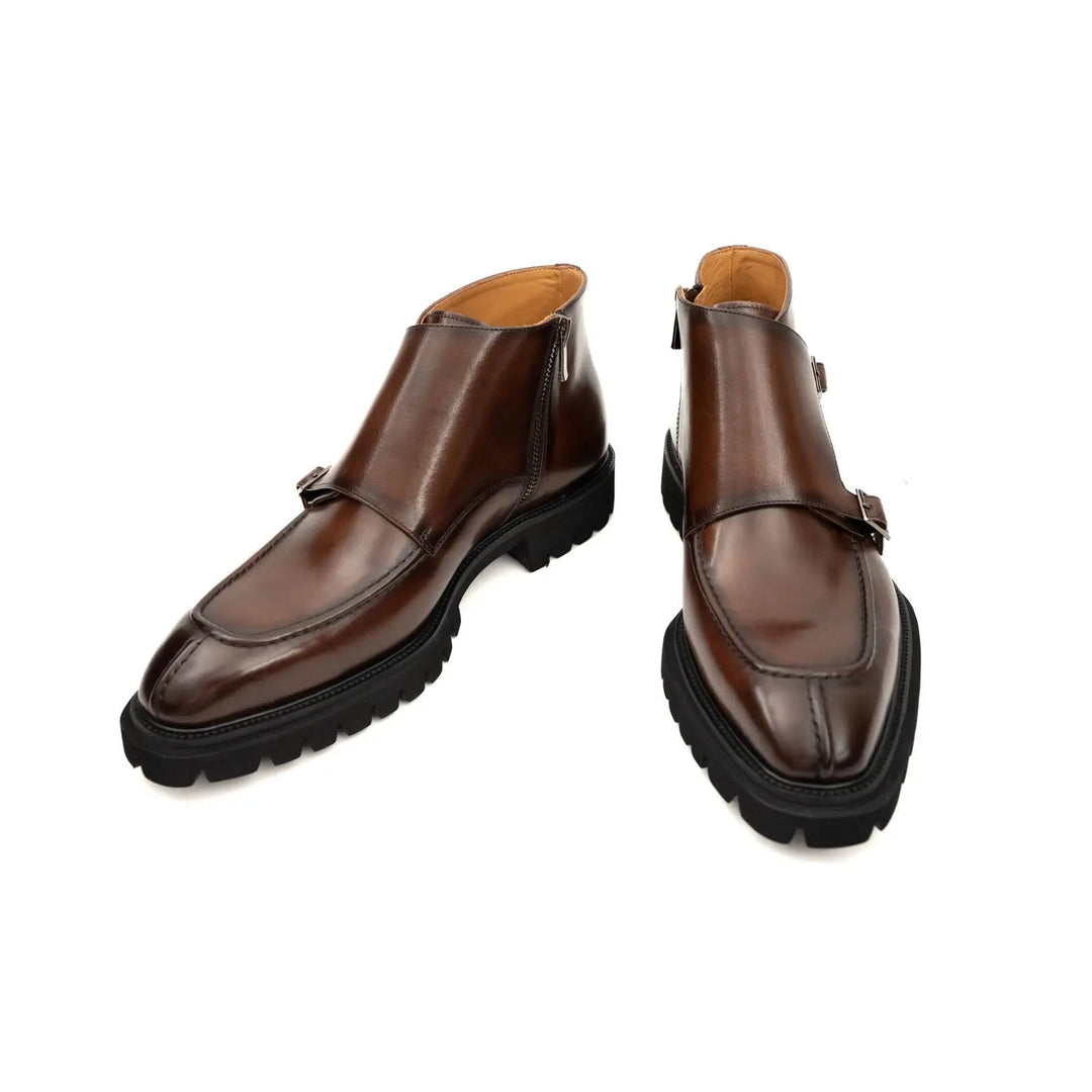 DV DIVINCH men’s shoes, handcrafted leather shoes, calfskin footwear, men’s designer shoes, leather dress shoes, brogue shoes, Derby shoes, Oxford shoes, monk strap shoes, Chelsea boots, lug sole footwear