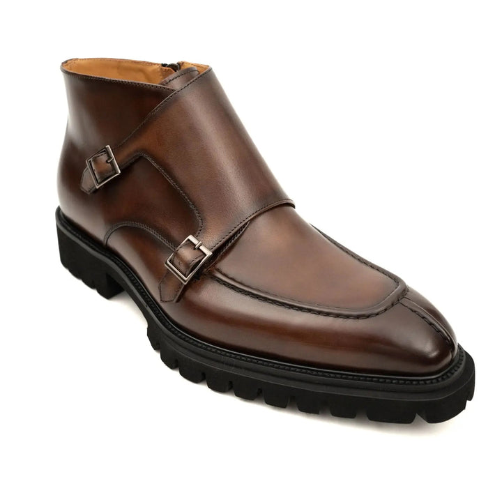 DV DIVINCH men’s shoes, handcrafted leather shoes, calfskin footwear, men’s designer shoes, leather dress shoes, brogue shoes, Derby shoes, Oxford shoes, monk strap shoes, Chelsea boots, lug sole footwear