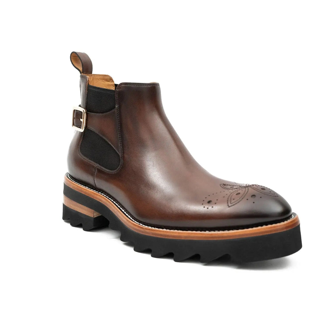 DV DIVINCH men’s shoes, handcrafted leather shoes, calfskin footwear, men’s designer shoes, leather dress shoes, brogue shoes, Derby shoes, Oxford shoes, monk strap shoes, Chelsea boots, lug sole footwear