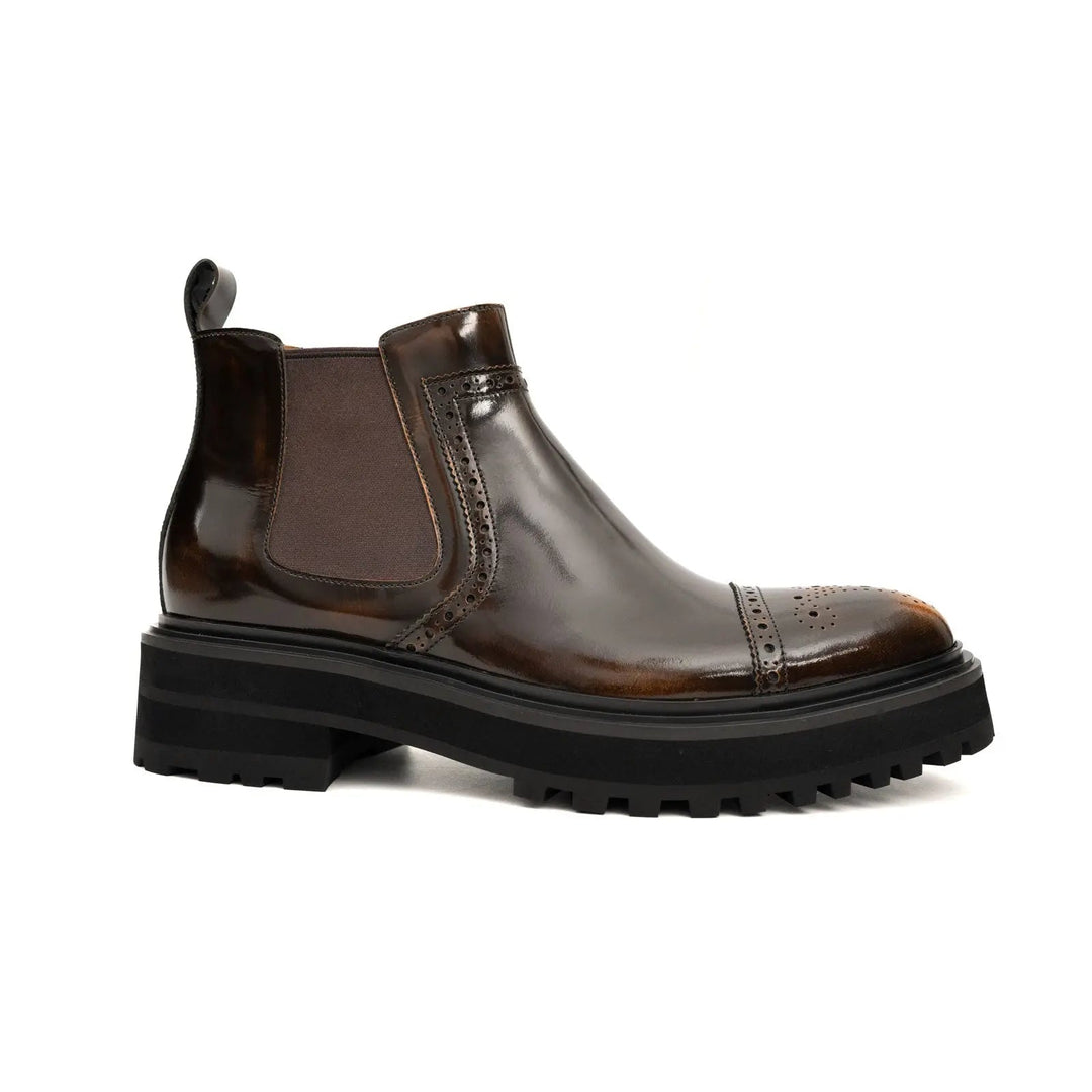 DV DIVINCH men’s shoes, handcrafted leather shoes, calfskin footwear, men’s designer shoes, leather dress shoes, brogue shoes, Derby shoes, Oxford shoes, monk strap shoes, Chelsea boots, lug sole footwear