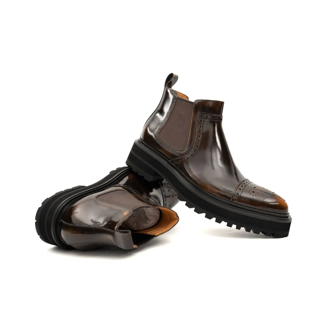 DV DIVINCH men’s shoes, handcrafted leather shoes, calfskin footwear, men’s designer shoes, leather dress shoes, brogue shoes, Derby shoes, Oxford shoes, monk strap shoes, Chelsea boots, lug sole footwear