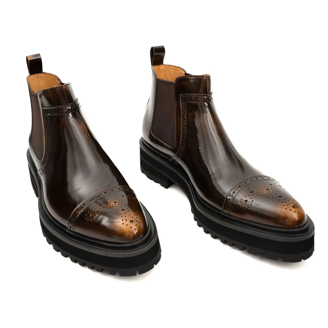 DV DIVINCH men’s shoes, handcrafted leather shoes, calfskin footwear, men’s designer shoes, leather dress shoes, brogue shoes, Derby shoes, Oxford shoes, monk strap shoes, Chelsea boots, lug sole footwear