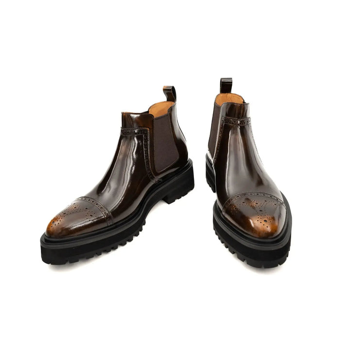 DV DIVINCH men’s shoes, handcrafted leather shoes, calfskin footwear, men’s designer shoes, leather dress shoes, brogue shoes, Derby shoes, Oxford shoes, monk strap shoes, Chelsea boots, lug sole footwear