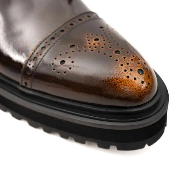 DV DIVINCH men’s shoes, handcrafted leather shoes, calfskin footwear, men’s designer shoes, leather dress shoes, brogue shoes, Derby shoes, Oxford shoes, monk strap shoes, Chelsea boots, lug sole footwear