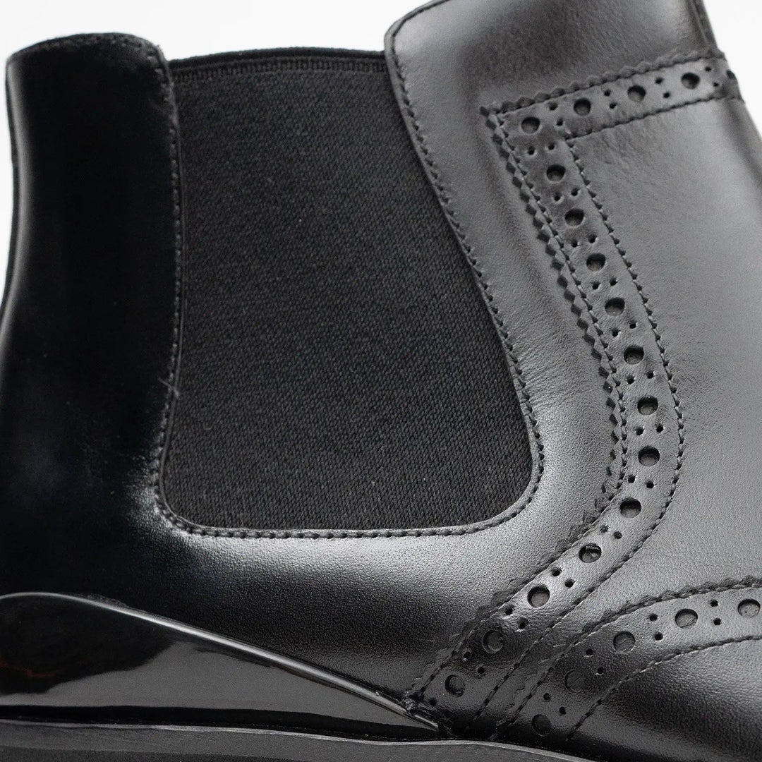 DV DIVINCH men’s shoes, handcrafted leather shoes, calfskin footwear, men’s designer shoes, leather dress shoes, brogue shoes, Derby shoes, Oxford shoes, monk strap shoes, Chelsea boots, lug sole footwear
