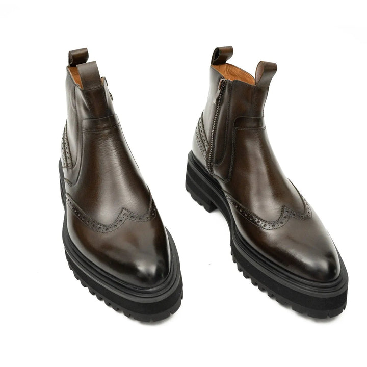 DV DIVINCH men’s shoes, handcrafted leather shoes, calfskin footwear, men’s designer shoes, leather dress shoes, brogue shoes, Derby shoes, Oxford shoes, monk strap shoes, Chelsea boots, lug sole footwear