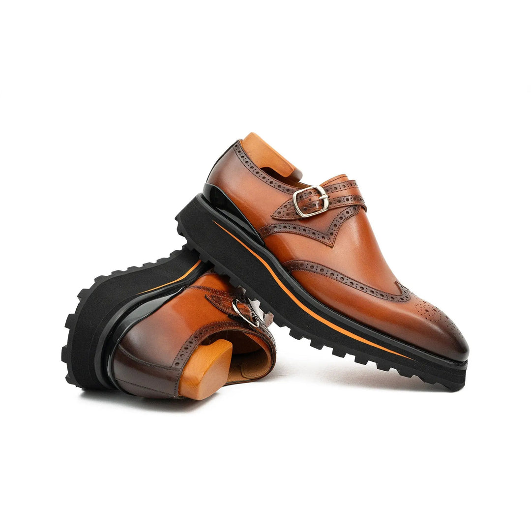 DV DIVINCH men’s shoes, handcrafted leather shoes, calfskin footwear, men’s designer shoes, leather dress shoes, brogue shoes, Derby shoes, Oxford shoes, monk strap shoes, Chelsea boots, lug sole footwear