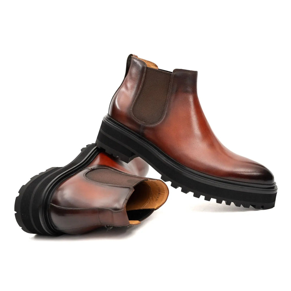 DV DIVINCH men’s shoes, handcrafted leather shoes, calfskin footwear, men’s designer shoes, leather dress shoes, brogue shoes, Derby shoes, Oxford shoes, monk strap shoes, Chelsea boots, lug sole footwear