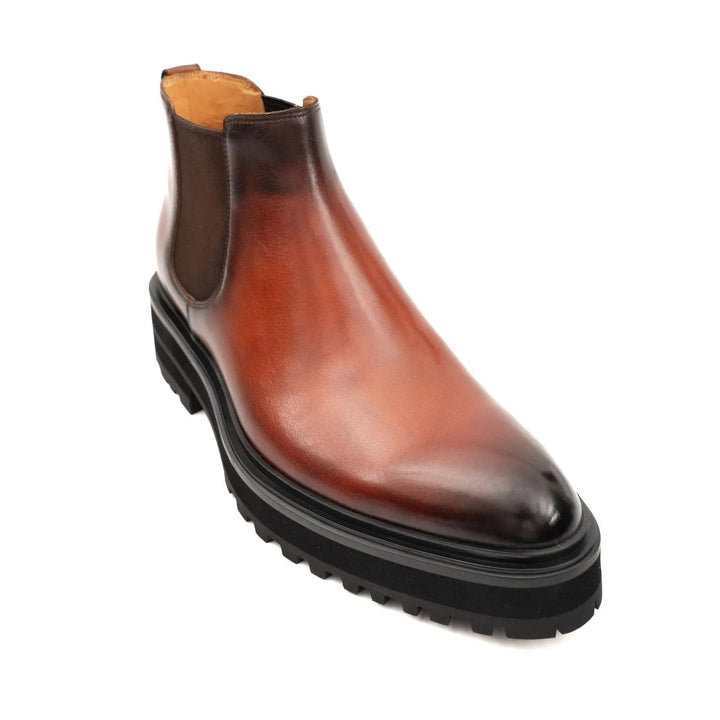 DV DIVINCH men’s shoes, handcrafted leather shoes, calfskin footwear, men’s designer shoes, leather dress shoes, brogue shoes, Derby shoes, Oxford shoes, monk strap shoes, Chelsea boots, lug sole footwear