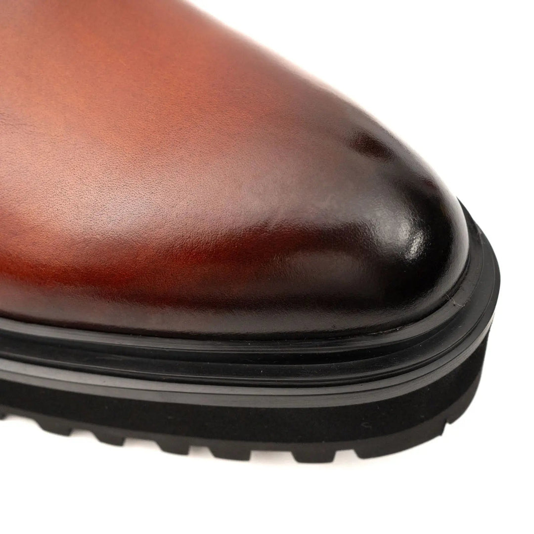 DV DIVINCH men’s shoes, handcrafted leather shoes, calfskin footwear, men’s designer shoes, leather dress shoes, brogue shoes, Derby shoes, Oxford shoes, monk strap shoes, Chelsea boots, lug sole footwear