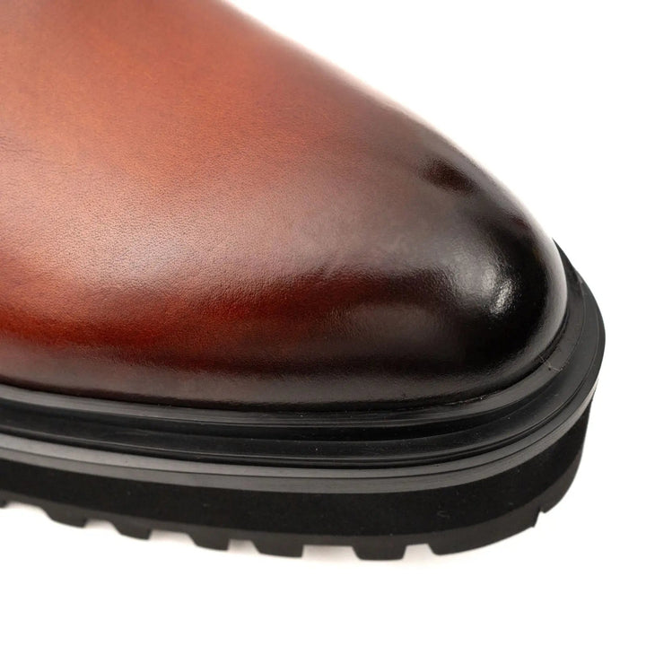 DV DIVINCH men’s shoes, handcrafted leather shoes, calfskin footwear, men’s designer shoes, leather dress shoes, brogue shoes, Derby shoes, Oxford shoes, monk strap shoes, Chelsea boots, lug sole footwear