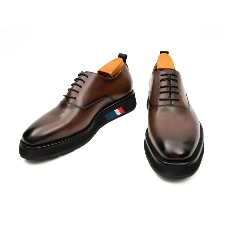 DV DIVINCH men’s shoes, handcrafted leather shoes, calfskin footwear, men’s designer shoes, leather dress shoes, brogue shoes, Derby shoes, Oxford shoes, monk strap shoes, Chelsea boots, lug sole footwear
