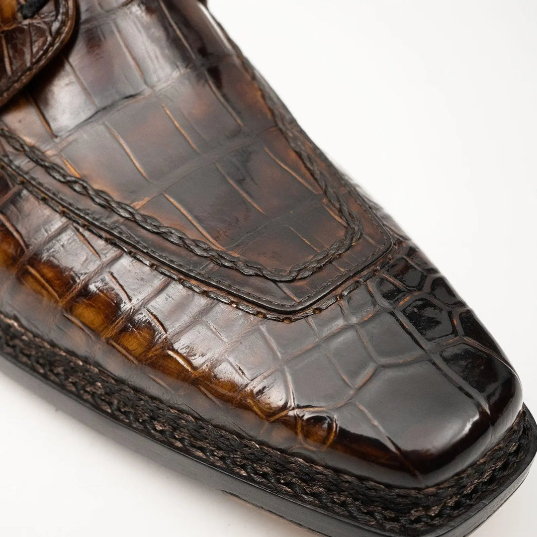 DV DIVINCH men’s shoes, handcrafted leather shoes, calfskin footwear, men’s designer shoes, leather dress shoes, brogue shoes, Derby shoes, Oxford shoes, monk strap shoes, Chelsea boots, lug sole footwear