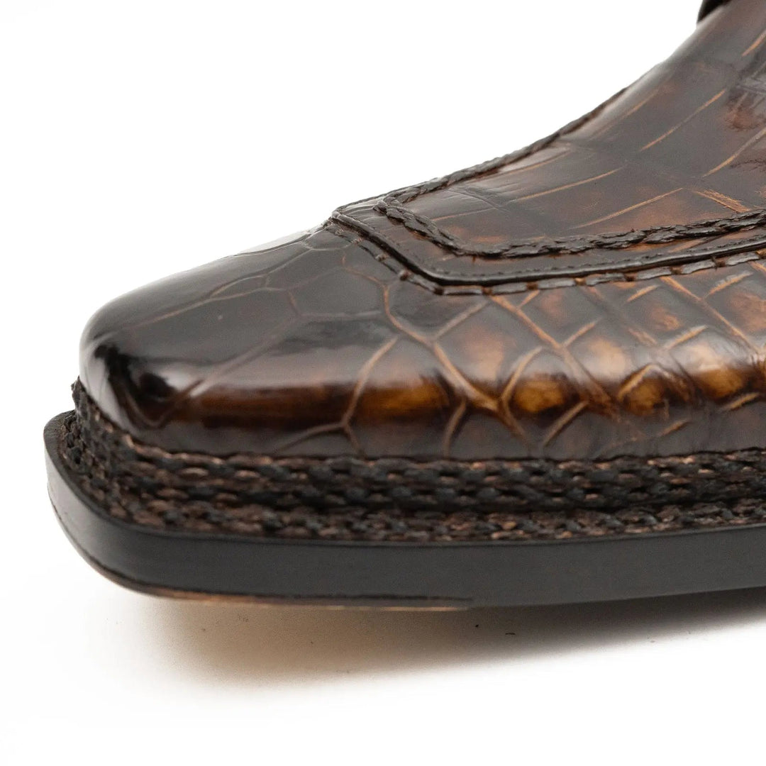 DV DIVINCH men’s shoes, handcrafted leather shoes, calfskin footwear, men’s designer shoes, leather dress shoes, brogue shoes, Derby shoes, Oxford shoes, monk strap shoes, Chelsea boots, lug sole footwear