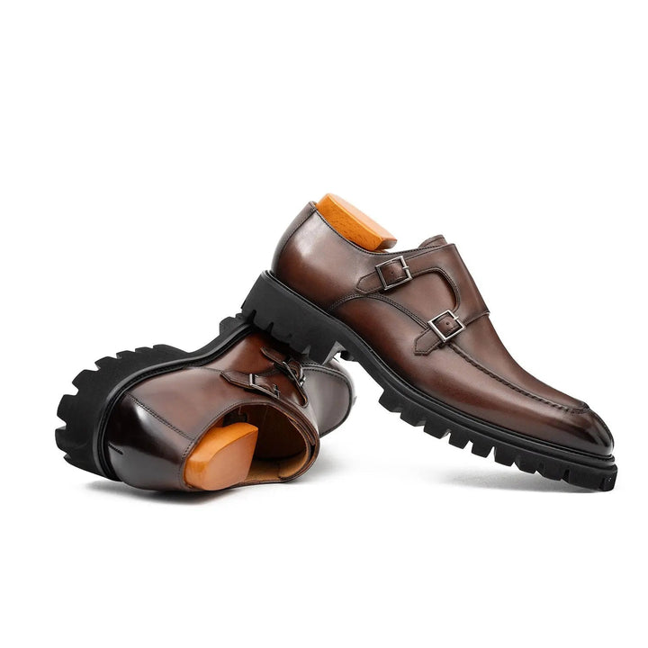 DV DIVINCH men’s shoes, handcrafted leather shoes, calfskin footwear, men’s designer shoes, leather dress shoes, brogue shoes, Derby shoes, Oxford shoes, monk strap shoes, Chelsea boots, lug sole footwear