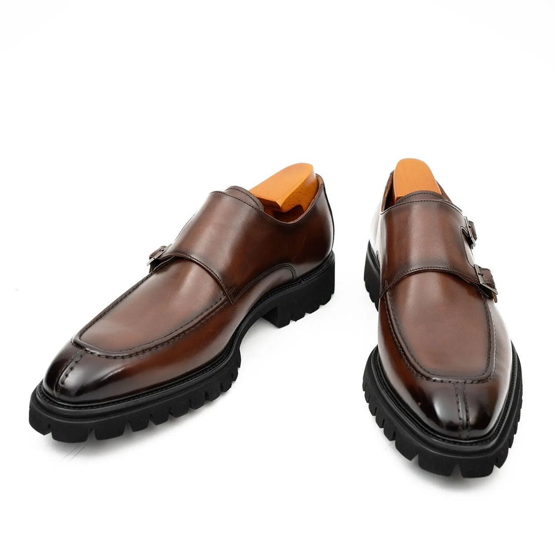 DV DIVINCH men’s shoes, handcrafted leather shoes, calfskin footwear, men’s designer shoes, leather dress shoes, brogue shoes, Derby shoes, Oxford shoes, monk strap shoes, Chelsea boots, lug sole footwear