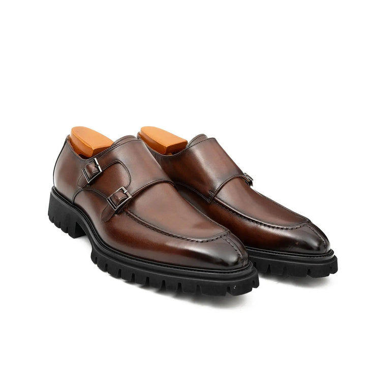 DV DIVINCH men’s shoes, handcrafted leather shoes, calfskin footwear, men’s designer shoes, leather dress shoes, brogue shoes, Derby shoes, Oxford shoes, monk strap shoes, Chelsea boots, lug sole footwear