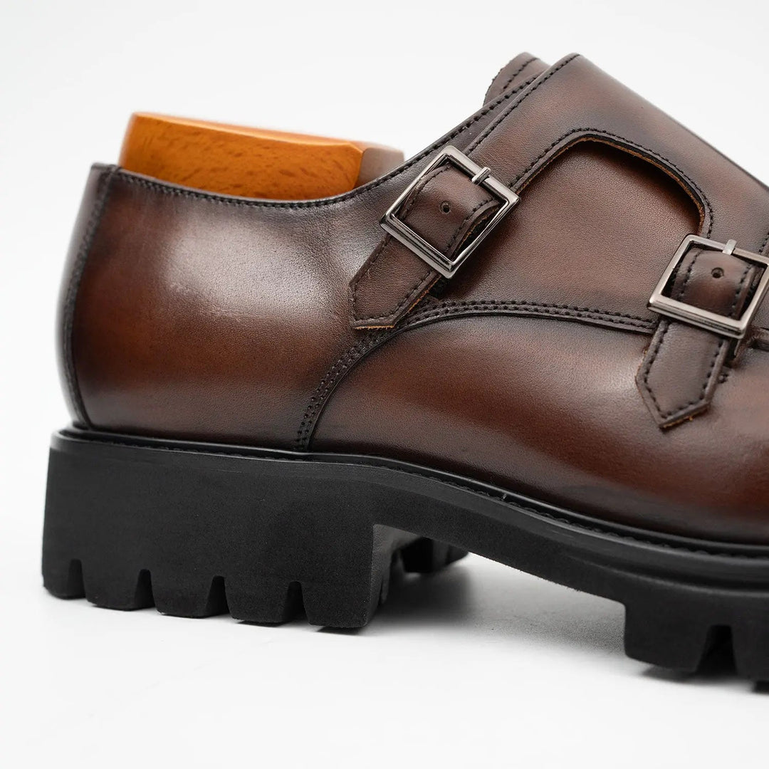 DV DIVINCH men’s shoes, handcrafted leather shoes, calfskin footwear, men’s designer shoes, leather dress shoes, brogue shoes, Derby shoes, Oxford shoes, monk strap shoes, Chelsea boots, lug sole footwear