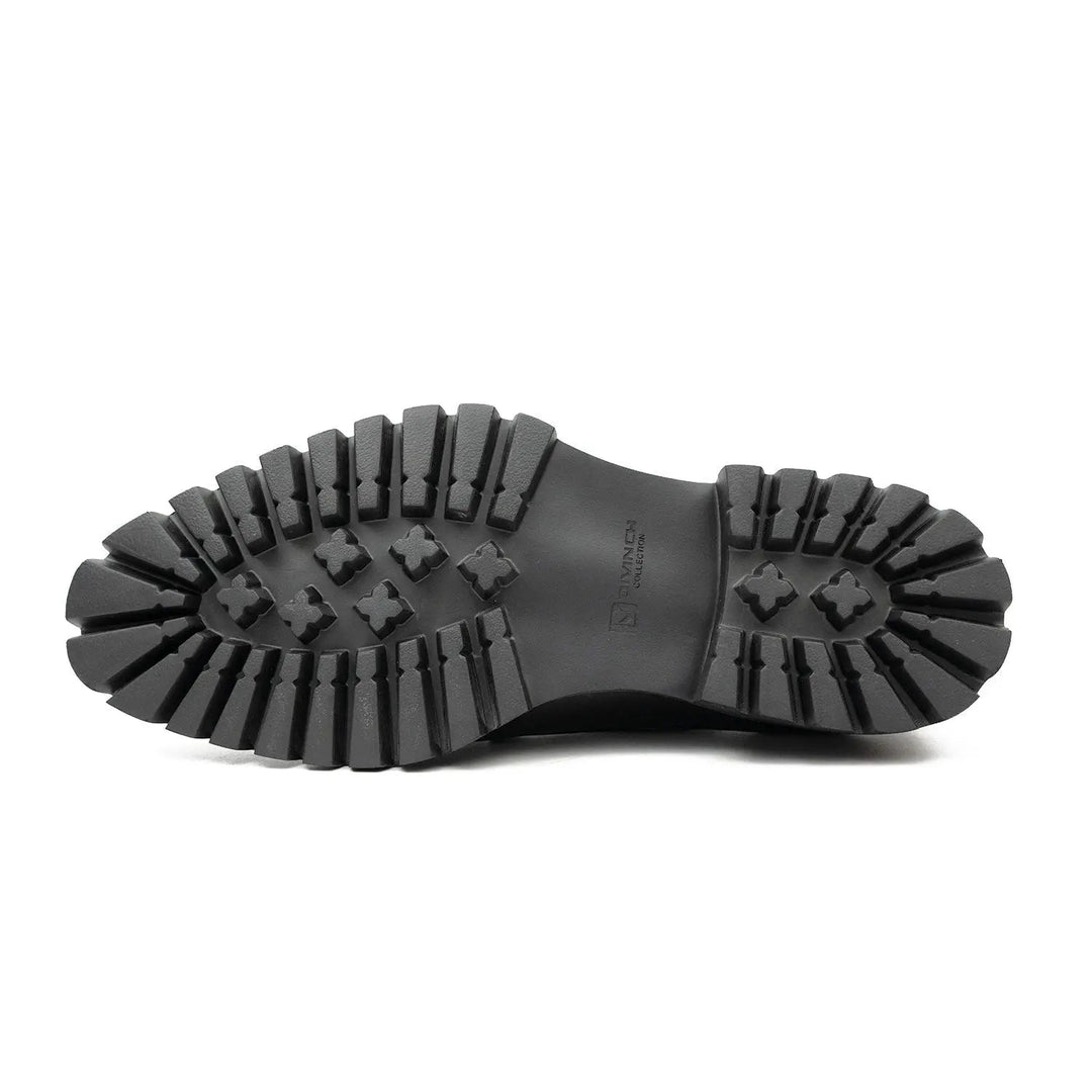 DV DIVINCH men’s shoes, handcrafted leather shoes, calfskin footwear, men’s designer shoes, leather dress shoes, brogue shoes, Derby shoes, Oxford shoes, monk strap shoes, Chelsea boots, lug sole footwear