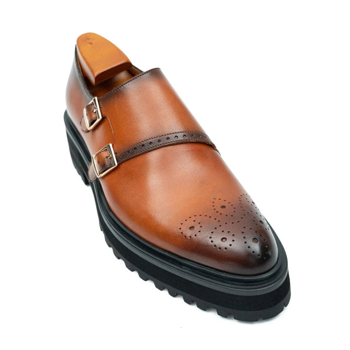 DV DIVINCH men’s shoes, handcrafted leather shoes, calfskin footwear, men’s designer shoes, leather dress shoes, brogue shoes, Derby shoes, Oxford shoes, monk strap shoes, Chelsea boots, lug sole footwear