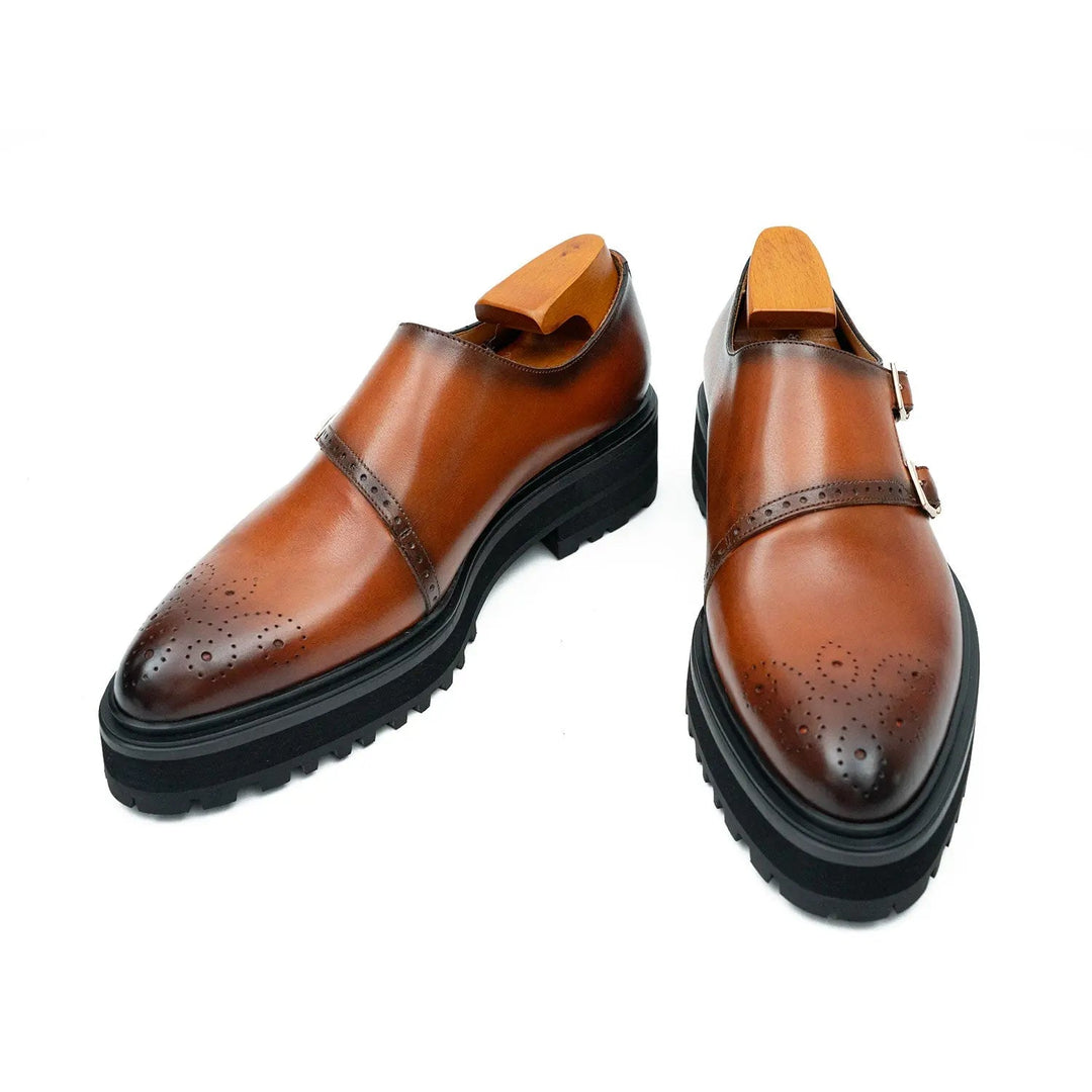 DV DIVINCH men’s shoes, handcrafted leather shoes, calfskin footwear, men’s designer shoes, leather dress shoes, brogue shoes, Derby shoes, Oxford shoes, monk strap shoes, Chelsea boots, lug sole footwear