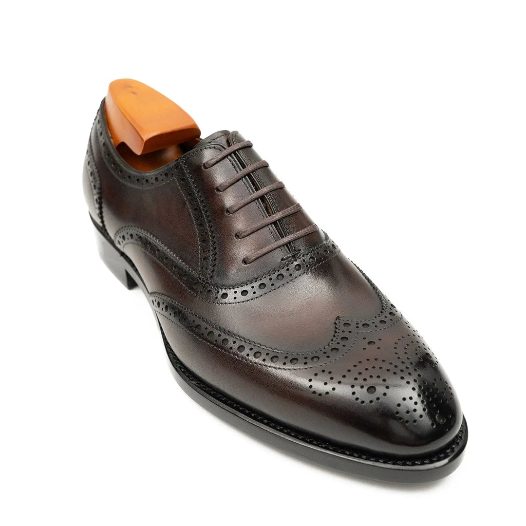DV DIVINCH men’s shoes, handcrafted leather shoes, calfskin footwear, men’s designer shoes, leather dress shoes, brogue shoes, Derby shoes, Oxford shoes, monk strap shoes, Chelsea boots, lug sole footwear