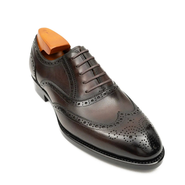 DV DIVINCH men’s shoes, handcrafted leather shoes, calfskin footwear, men’s designer shoes, leather dress shoes, brogue shoes, Derby shoes, Oxford shoes, monk strap shoes, Chelsea boots, lug sole footwear