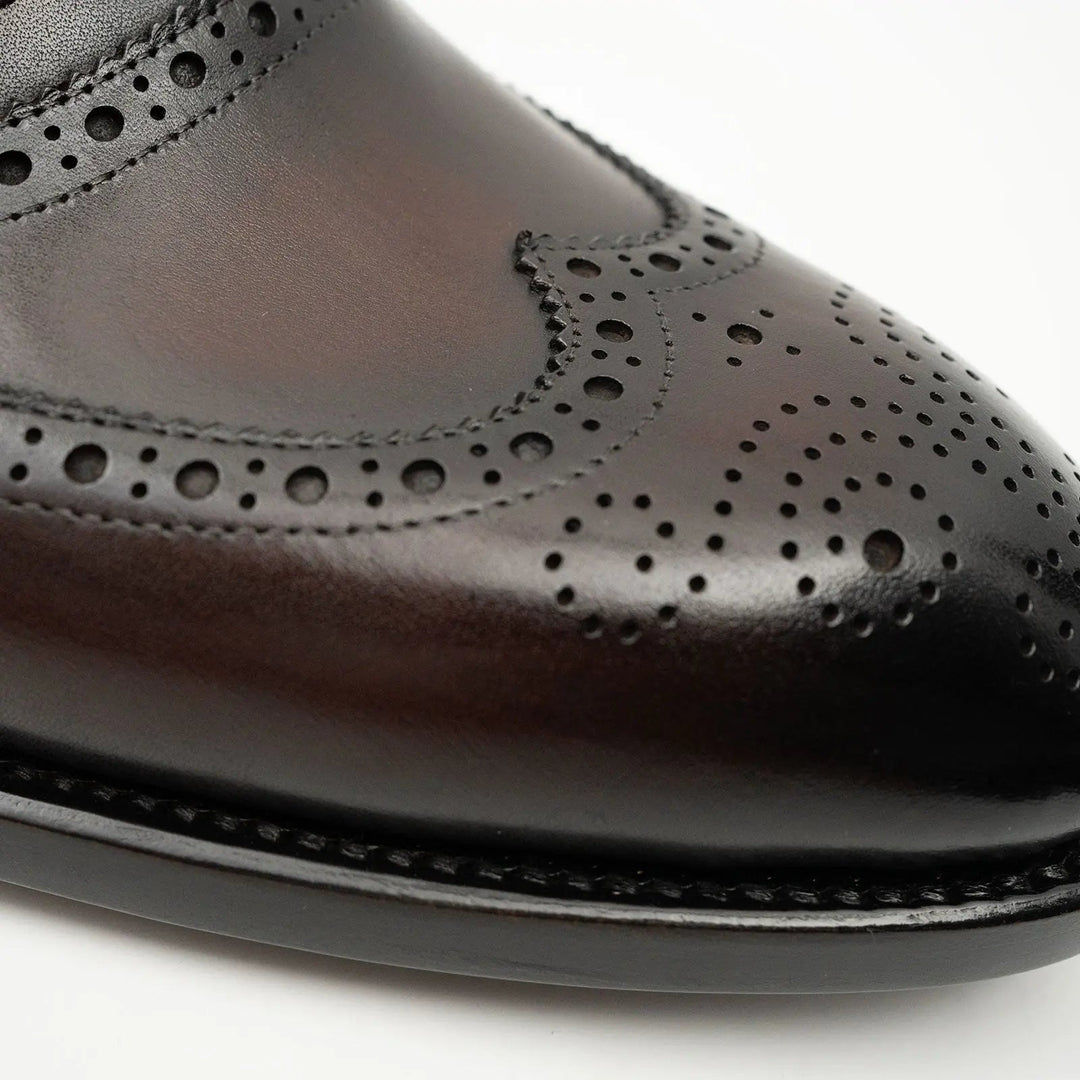 DV DIVINCH men’s shoes, handcrafted leather shoes, calfskin footwear, men’s designer shoes, leather dress shoes, brogue shoes, Derby shoes, Oxford shoes, monk strap shoes, Chelsea boots, lug sole footwear