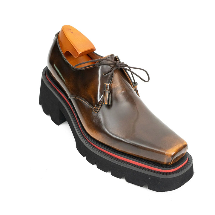 DV DIVINCH men’s shoes, handcrafted leather shoes, calfskin footwear, men’s designer shoes, leather dress shoes, brogue shoes, Derby shoes, Oxford shoes, monk strap shoes, Chelsea boots, lug sole footwear