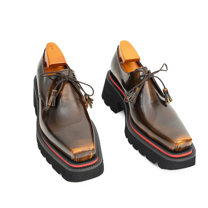 DV DIVINCH men’s shoes, handcrafted leather shoes, calfskin footwear, men’s designer shoes, leather dress shoes, brogue shoes, Derby shoes, Oxford shoes, monk strap shoes, Chelsea boots, lug sole footwear