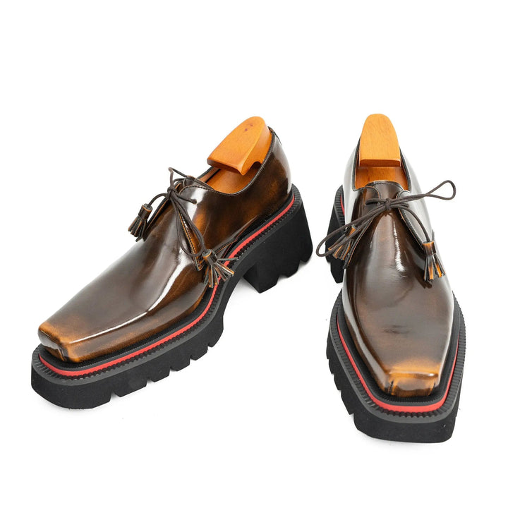 DV DIVINCH men’s shoes, handcrafted leather shoes, calfskin footwear, men’s designer shoes, leather dress shoes, brogue shoes, Derby shoes, Oxford shoes, monk strap shoes, Chelsea boots, lug sole footwear