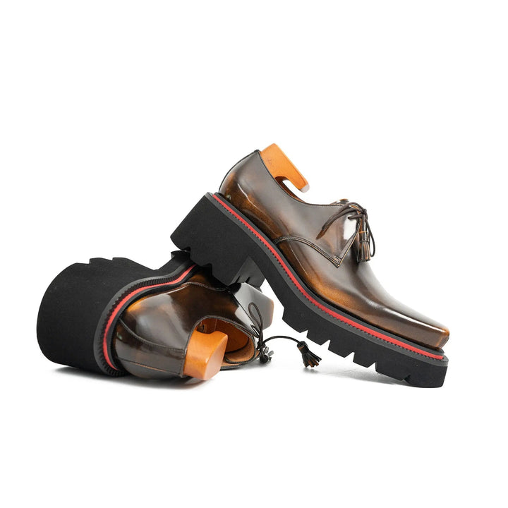 DV DIVINCH men’s shoes, handcrafted leather shoes, calfskin footwear, men’s designer shoes, leather dress shoes, brogue shoes, Derby shoes, Oxford shoes, monk strap shoes, Chelsea boots, lug sole footwear