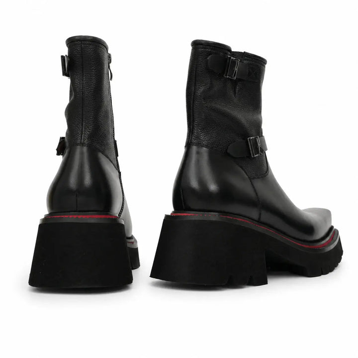 Black Square-Toe Cow Leather Chelsea Boots