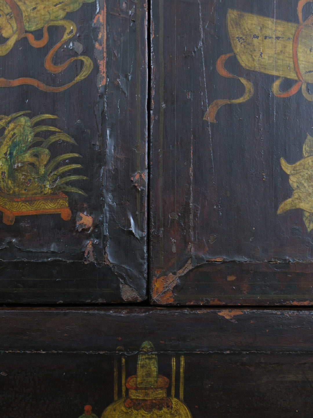 Hand Painted Antique Chinese Cabinet 1