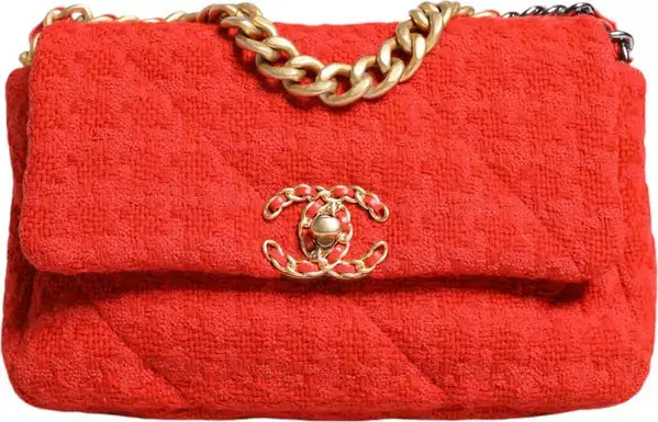 Preloved CHANEL classic quilted handbag front view Authentic CHANEL black leather flap bag CHANEL gold chain shoulder bag – preloved Vintage CHANEL logo clutch purse Secondhand CHANEL luxury tote with dust bag