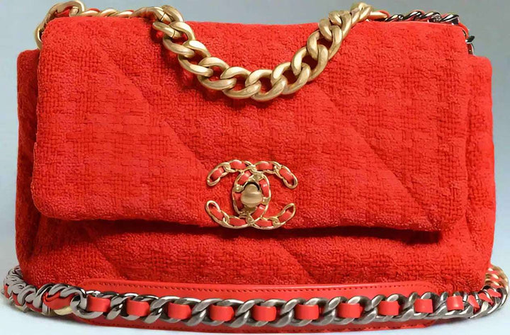 Preloved CHANEL classic quilted handbag front view Authentic CHANEL black leather flap bag CHANEL gold chain shoulder bag – preloved Vintage CHANEL logo clutch purse Secondhand CHANEL luxury tote with dust bag