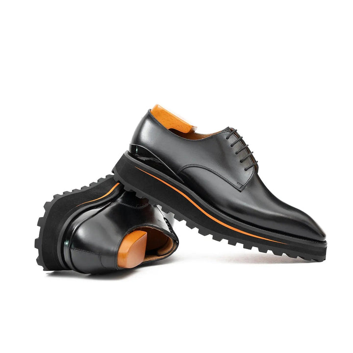 DV DIVINCH men’s shoes, handcrafted leather shoes, calfskin footwear, men’s designer shoes, leather dress shoes, brogue shoes, Derby shoes, Oxford shoes, monk strap shoes, Chelsea boots, lug sole footwear