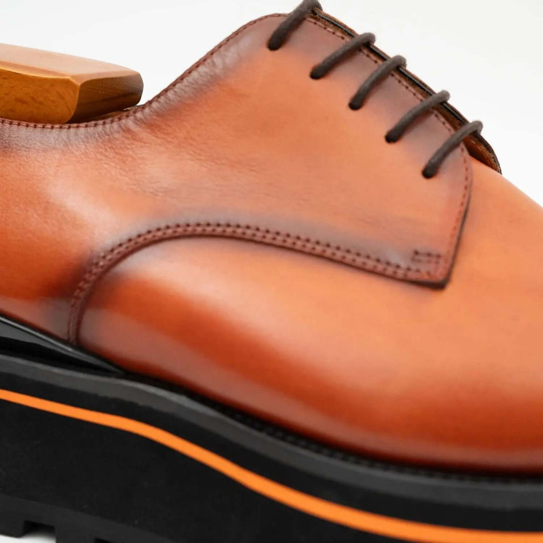 Calf leather business dress derby shoes Brown by DV DIVINCH, close-up view showing rich calfskin upper and lace detail.